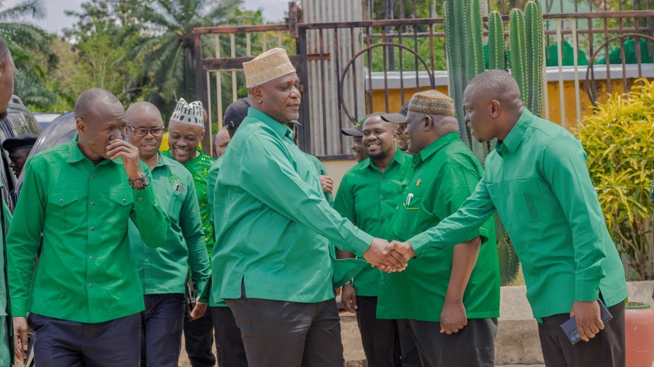 MWENYEKITI WA CCM (M) TANGA /USINUNE KAMA JINA LAKO LIMEKATWA / USIRUHUSU CHAMA KUTUGAWA