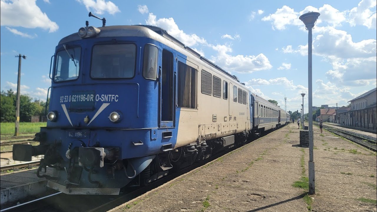 IRN 1642 Satu Mare - Bucuresti Nord porneste lenes din statia Satu Mare