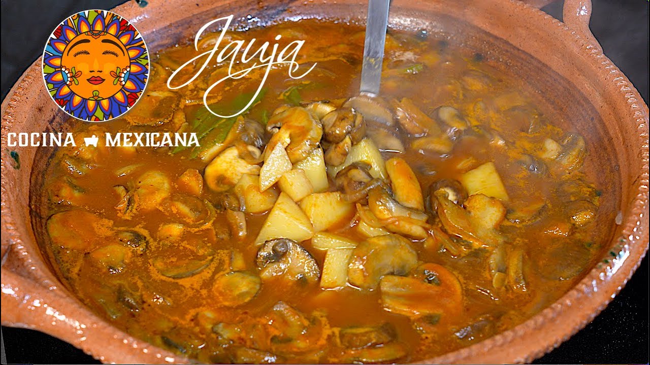 Un Caldo de Papas y Hongos Muy Mexicano