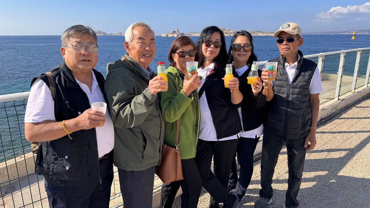 在法國🇫🇷的馬賽港，我們參現在這里最高點的：守護聖母聖殿 ，在這高點上，我們可以俯瞰馬賽全城的風景。