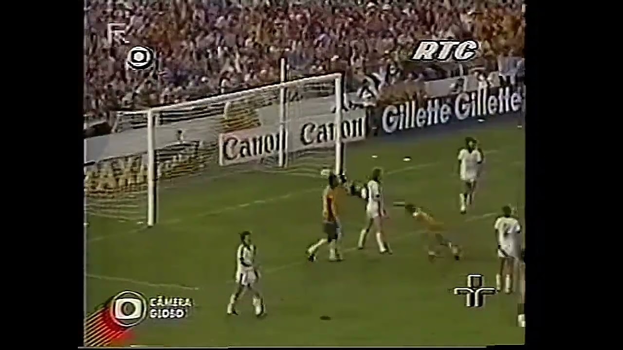 Zico: Sforbiciata vs Nuova Zelanda 82, Rovesciata vs Milan 84, Scorpione in Giappone 93.