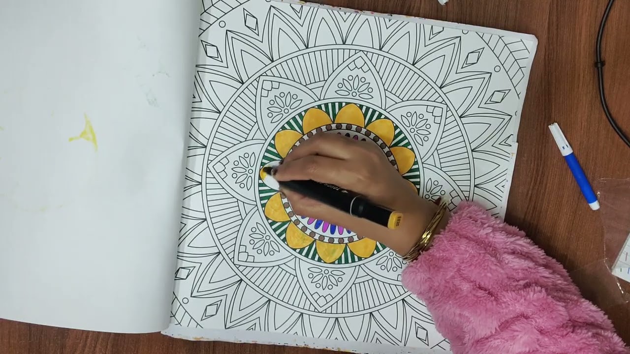 Relaxing mandala colouring 19...part 1 satisfying video 😁 #meditativemandalaart #mandalaart 