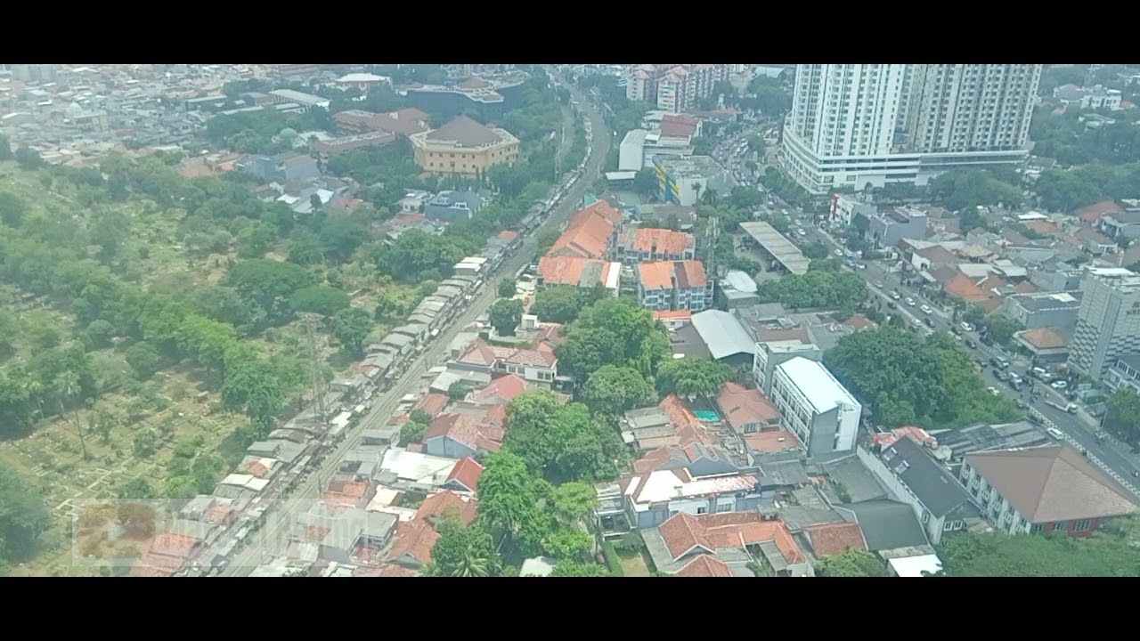 Pemandangan ke arah Penjernihan pada hari Jumat Siang terik 2024