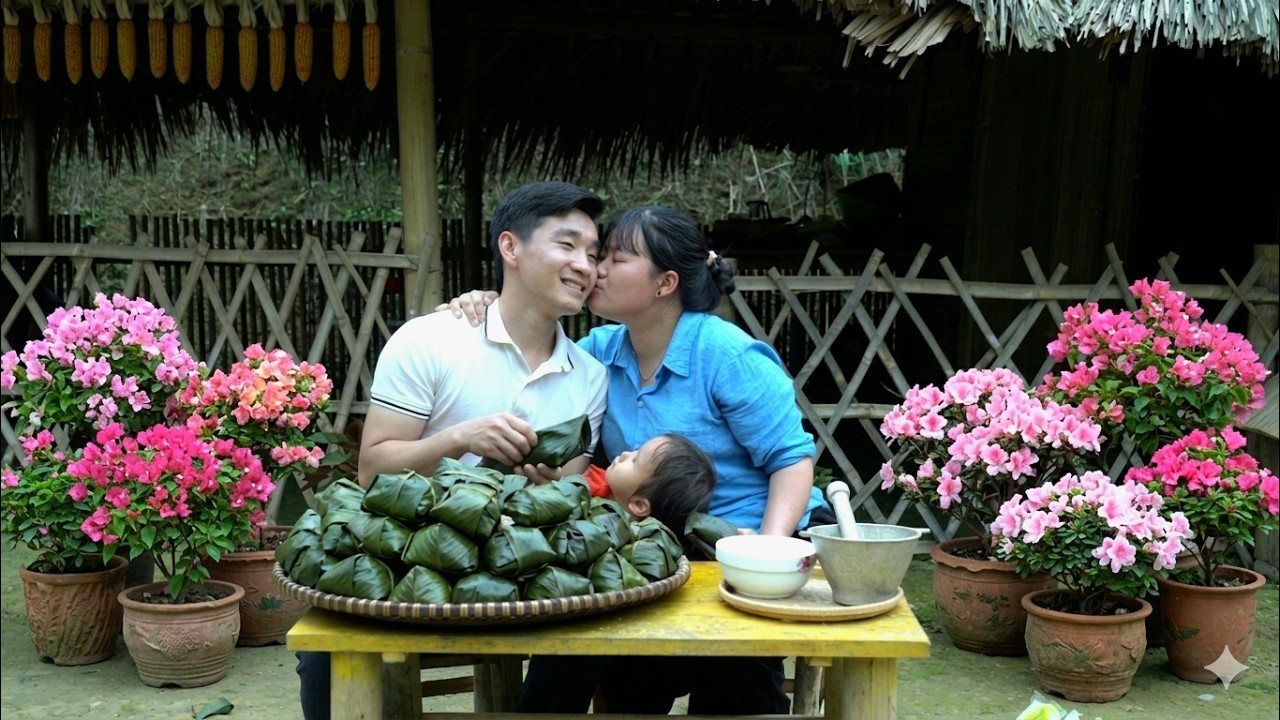 Традиционные пирожные и счастливый момент, когда Тьеу Динь поцеловал Куонга.