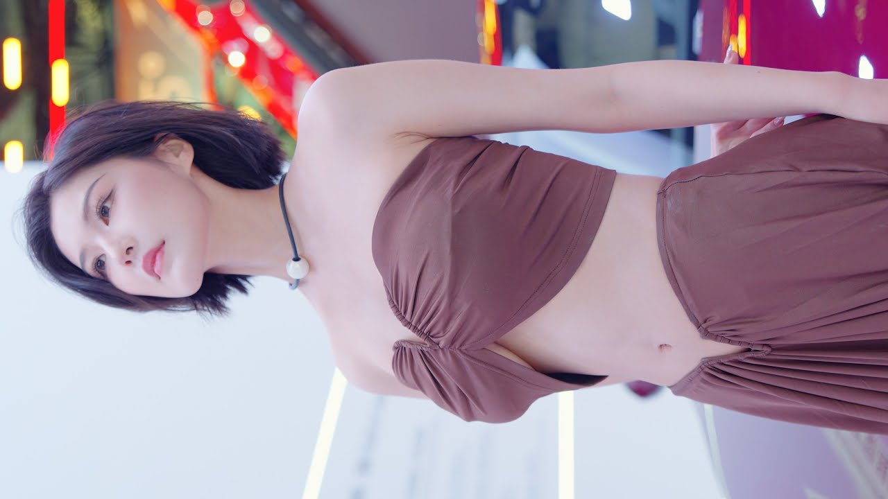 4K 2025上海車展 網紅車模 #程儿 Sexy Chinese Model #미니스커트 #beautyleg 05 #美人