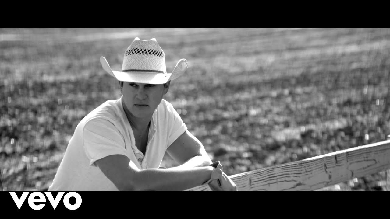 Jon Pardi - She Ain't In It (Official Music Video)