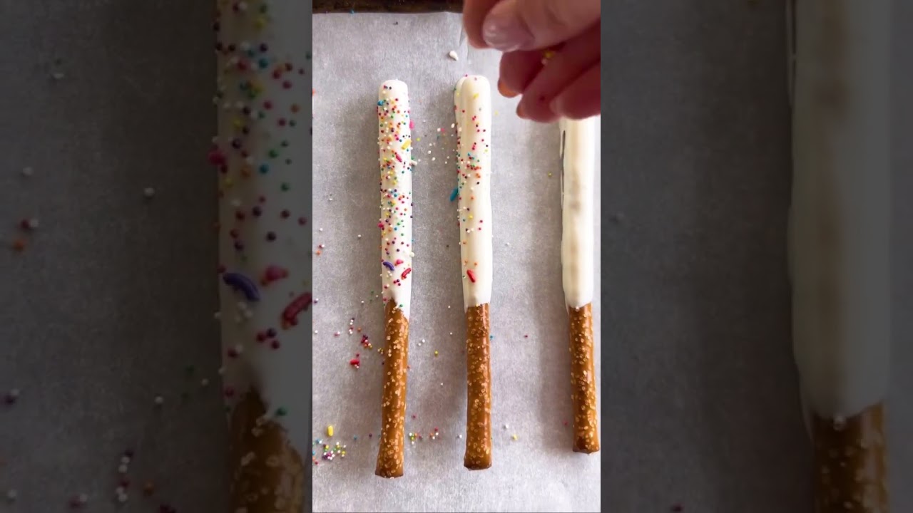 How to Make Chocolate Covered Pretzel Rods : 2 Easy Techniques #chocolatepretzels