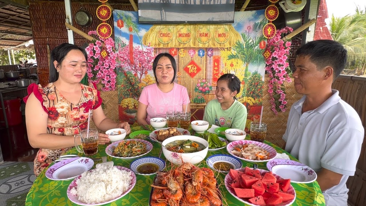 Nấu Món Ăn Truyền Thống Ăn Tất Niên Cùng Gởi Lời Chúc Mừng Năm Mới.
