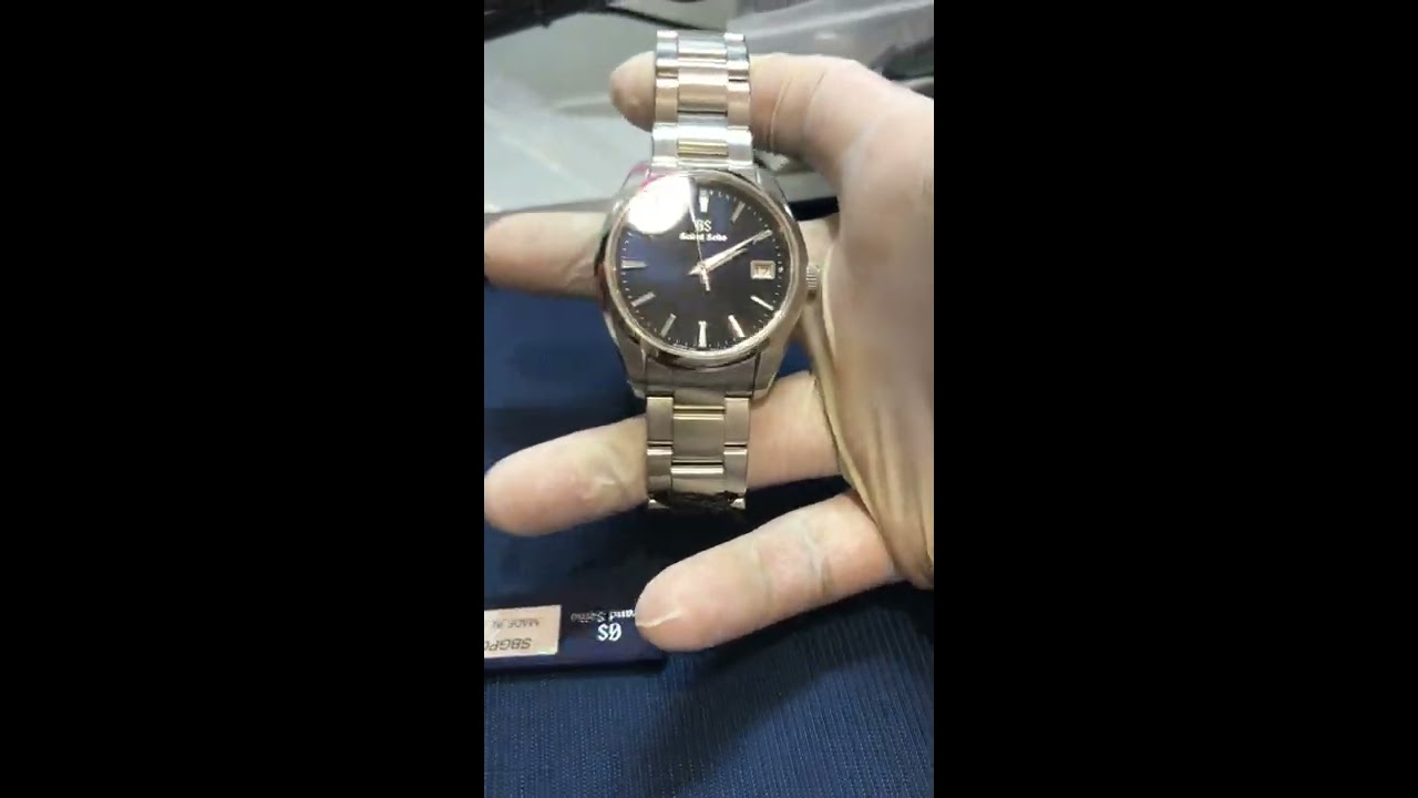 The Grand Seiko SBGP005 offers classic look!