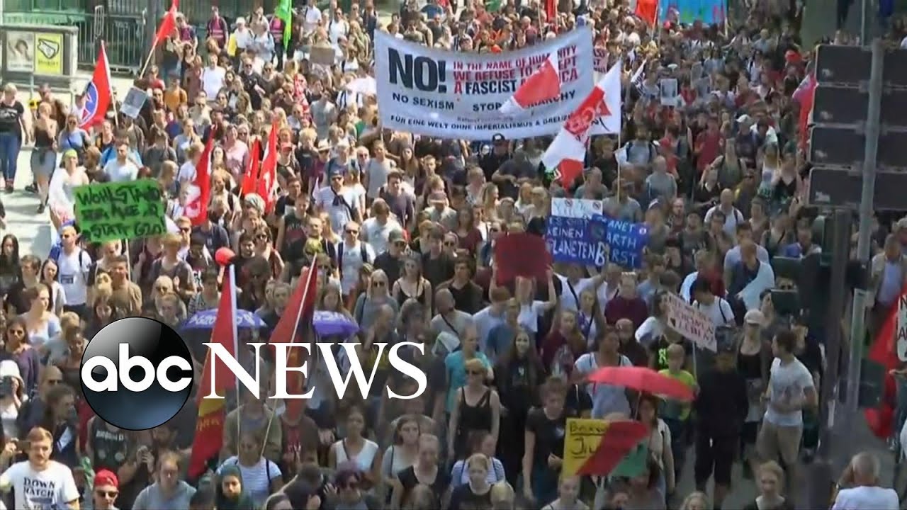 G-20 summit protestors clash with police