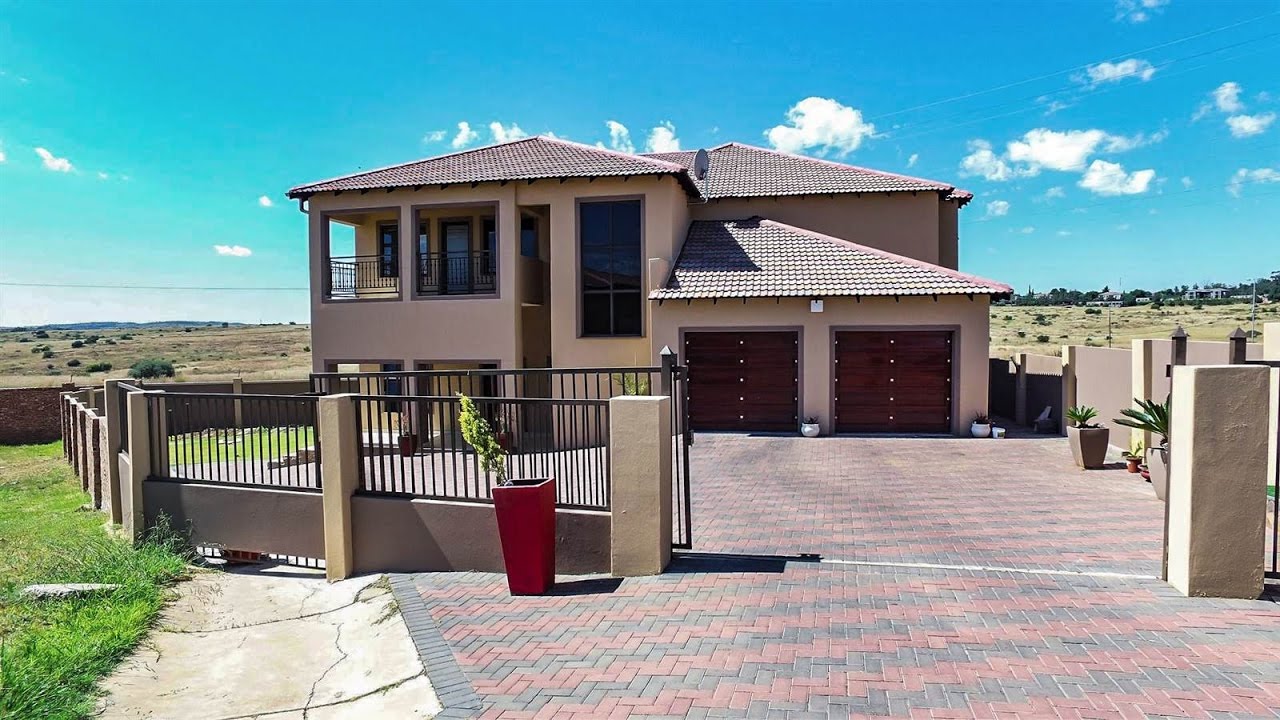 6 Bedroom House for sale in Free State | Bloemfontein | Lilyvale |