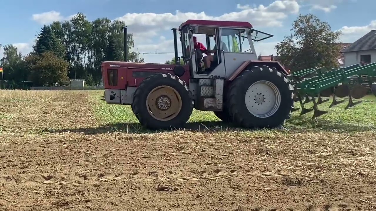 Schl&uuml;ter Super 2500 VL at a working event in Germany.