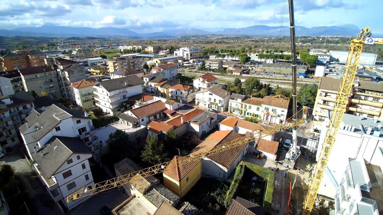 Smontaggio GRU POTAIN MC 68 ripresa con DRONE !!!