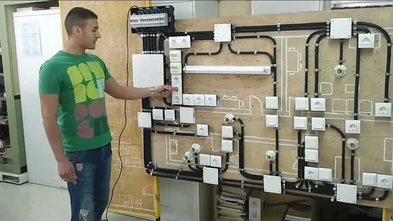 Instalación Eléctrica en Vivienda realizada por el Alumno Javier Martínez Aguilar.mp4