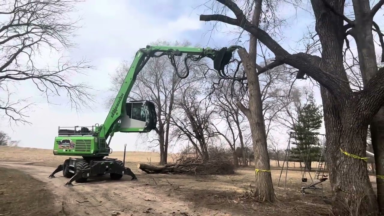 Sennebogen 718E Tree removal