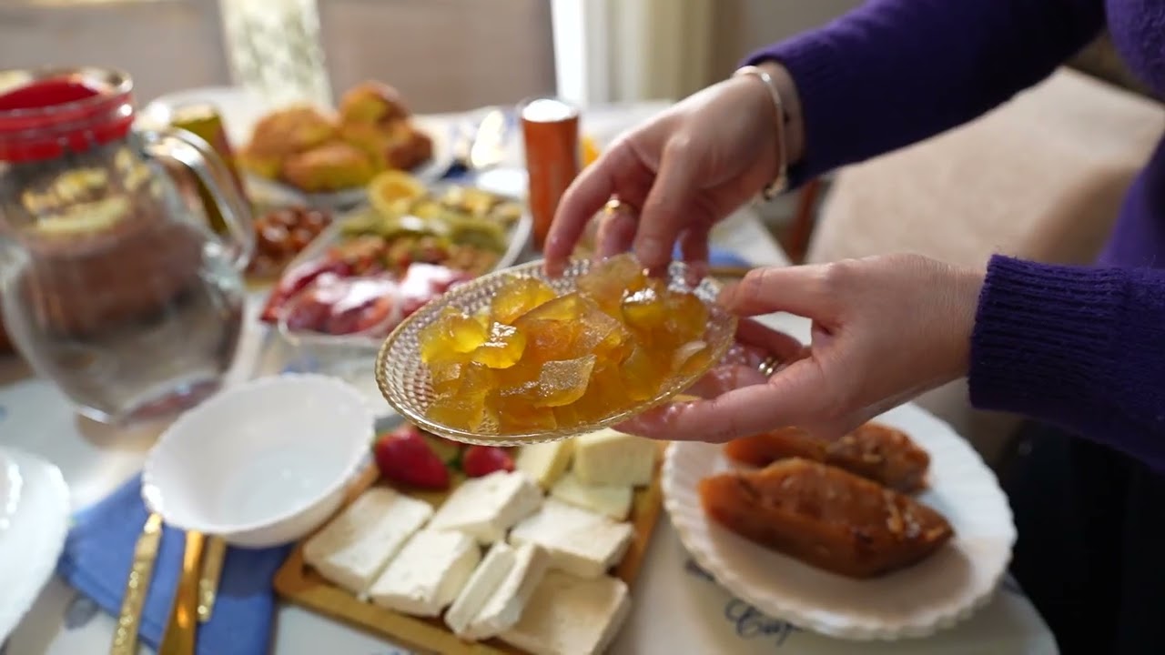 Një sofër tradicionale nga Kavaja - Koha e iftarit