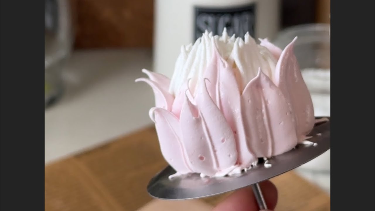 How to Pipe Marshmallow Protea Flower 🌸