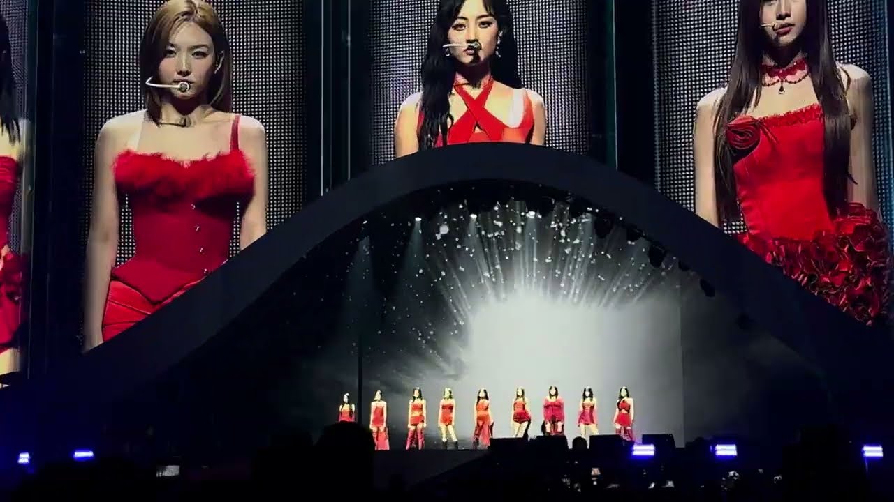 [4KHDR/60FPS] TWICE (트와이스) - SET ME FREE + I CAN'T STOP ME @ Las Vegas 3/16/2024