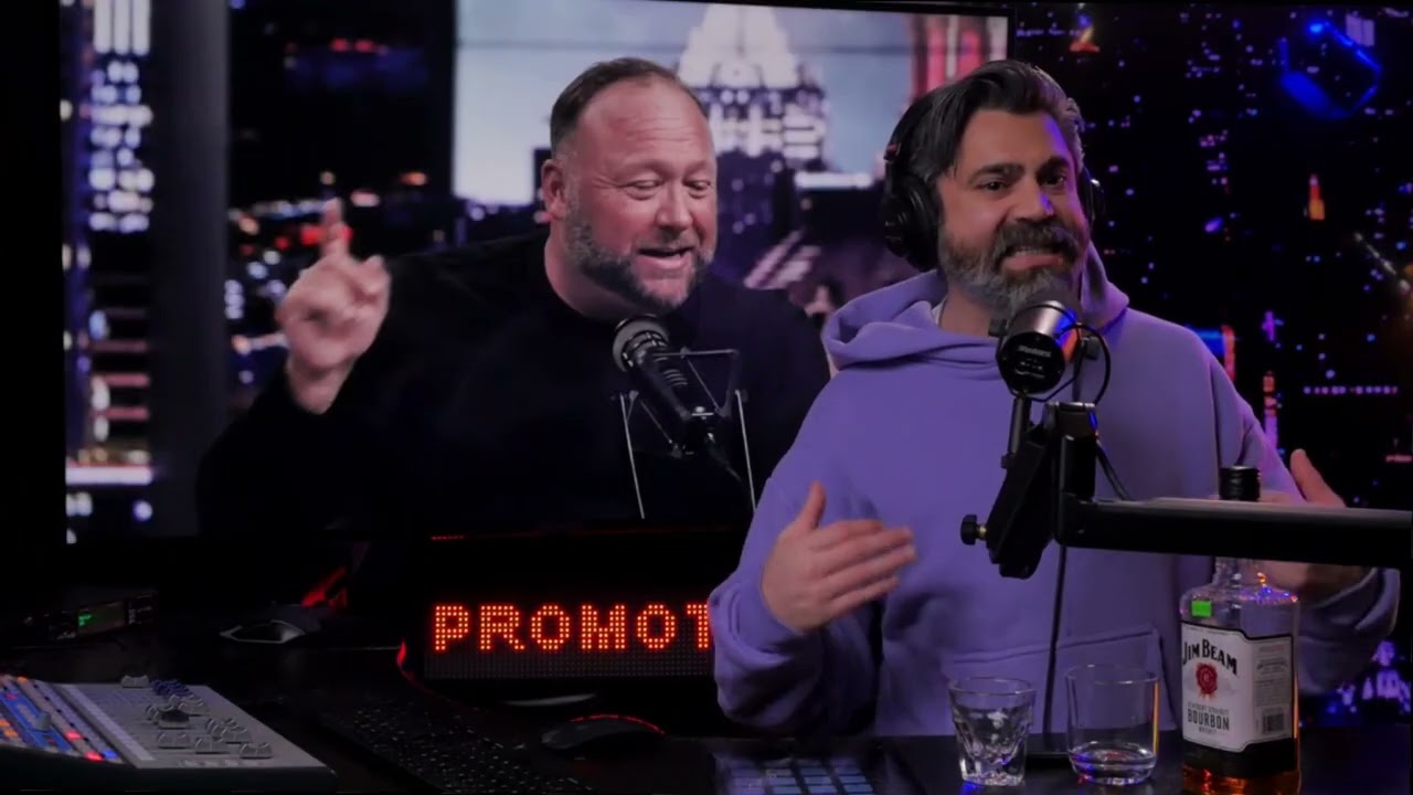 JRE goes into madness on InfoWars | RED BAR