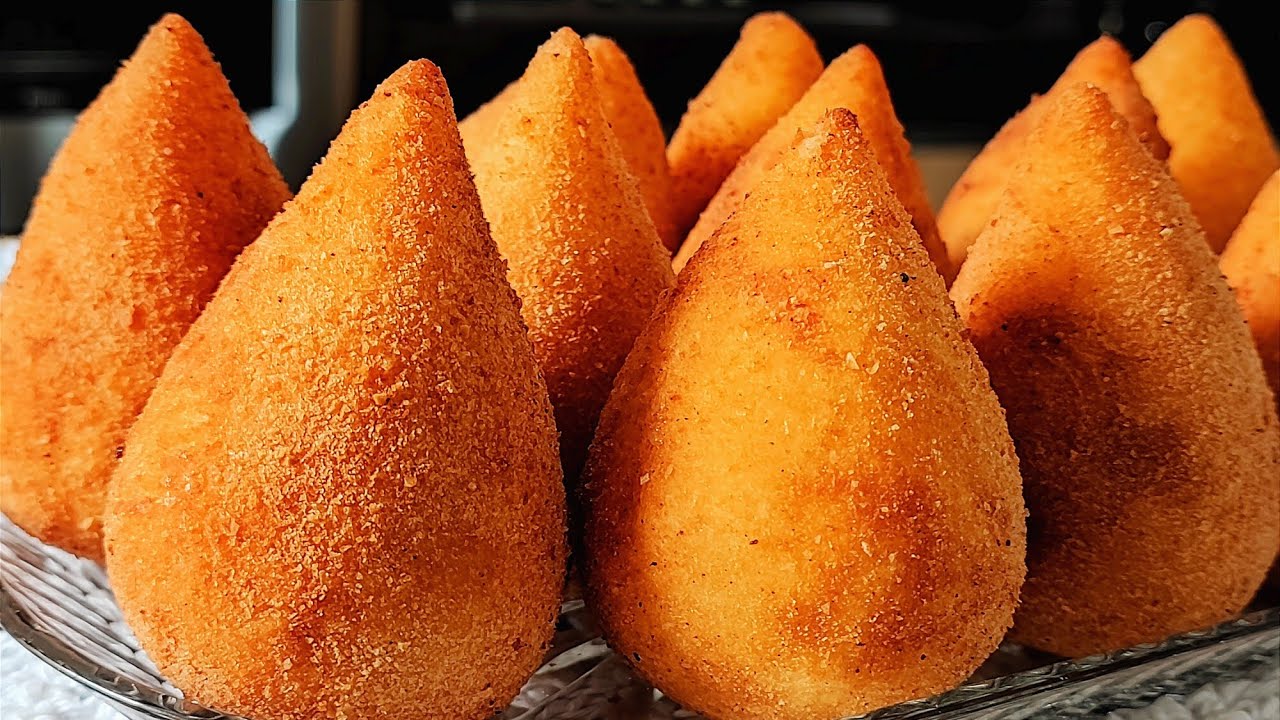 COXINHA de MANDIOCA massa com 2 INGREDIENTES leve e CREMOSA