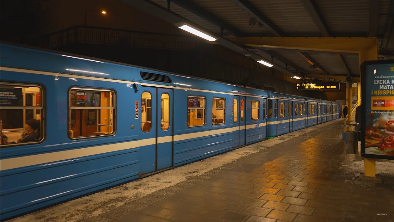 Sweden, Stockholm, Subway night ride from Midsommarkransen to Telefonplanen