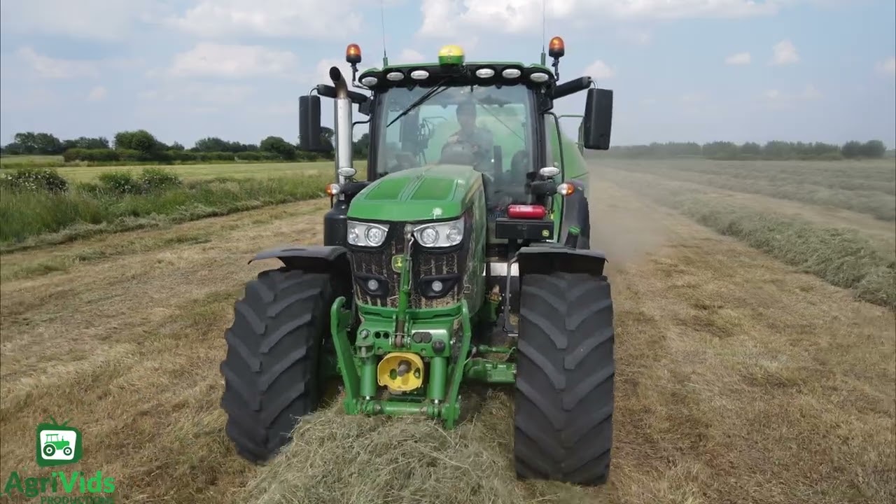 John Deere 6R155 & John Deere L1534 Baler Baling Hay