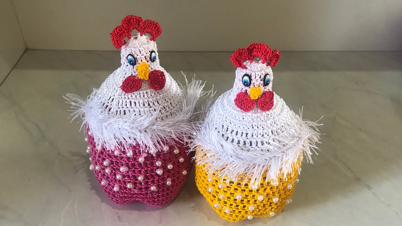 Galinha peso de porta ou decoração,feita de garrafa pet.