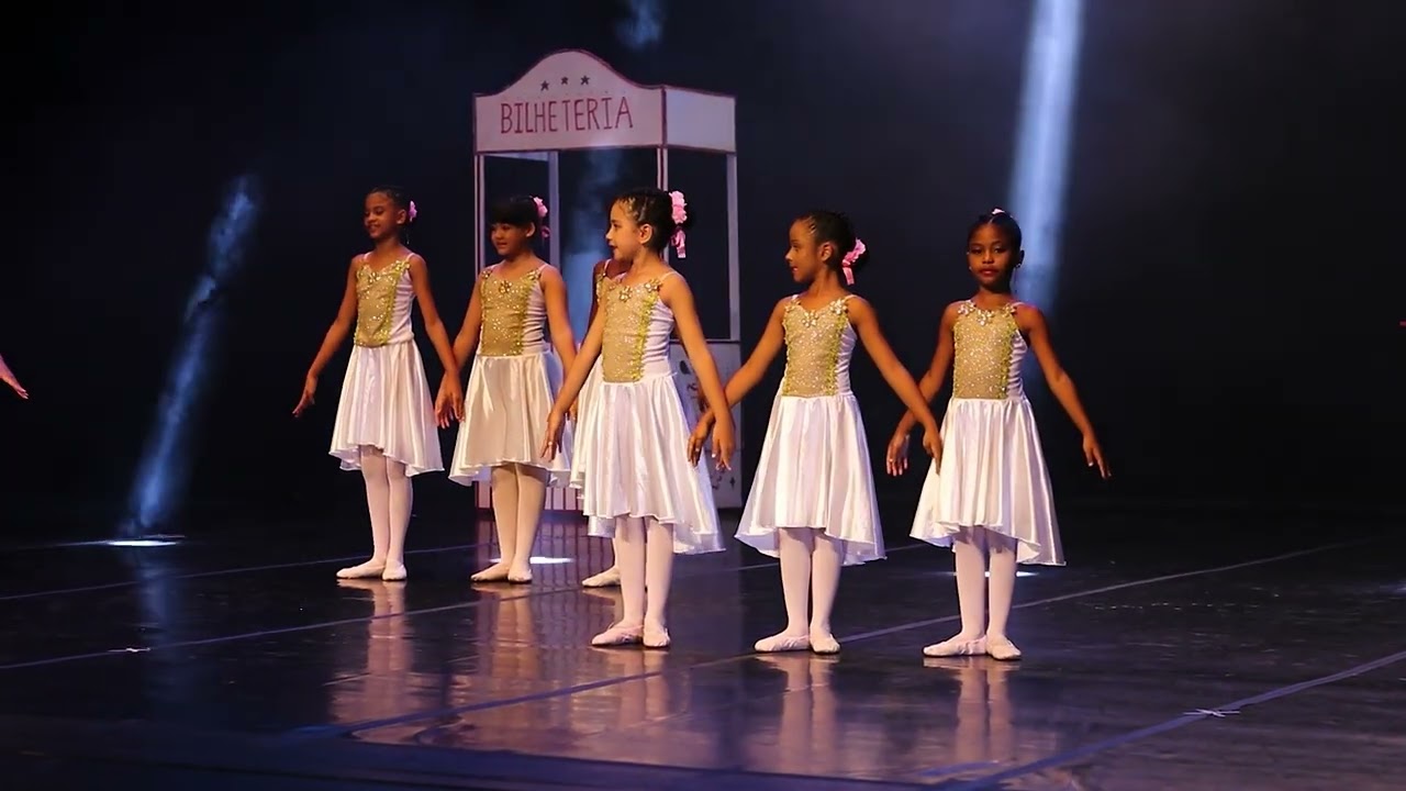 Studio Grand Allegro- Coreografia Mamma Mia- Ballet clássico