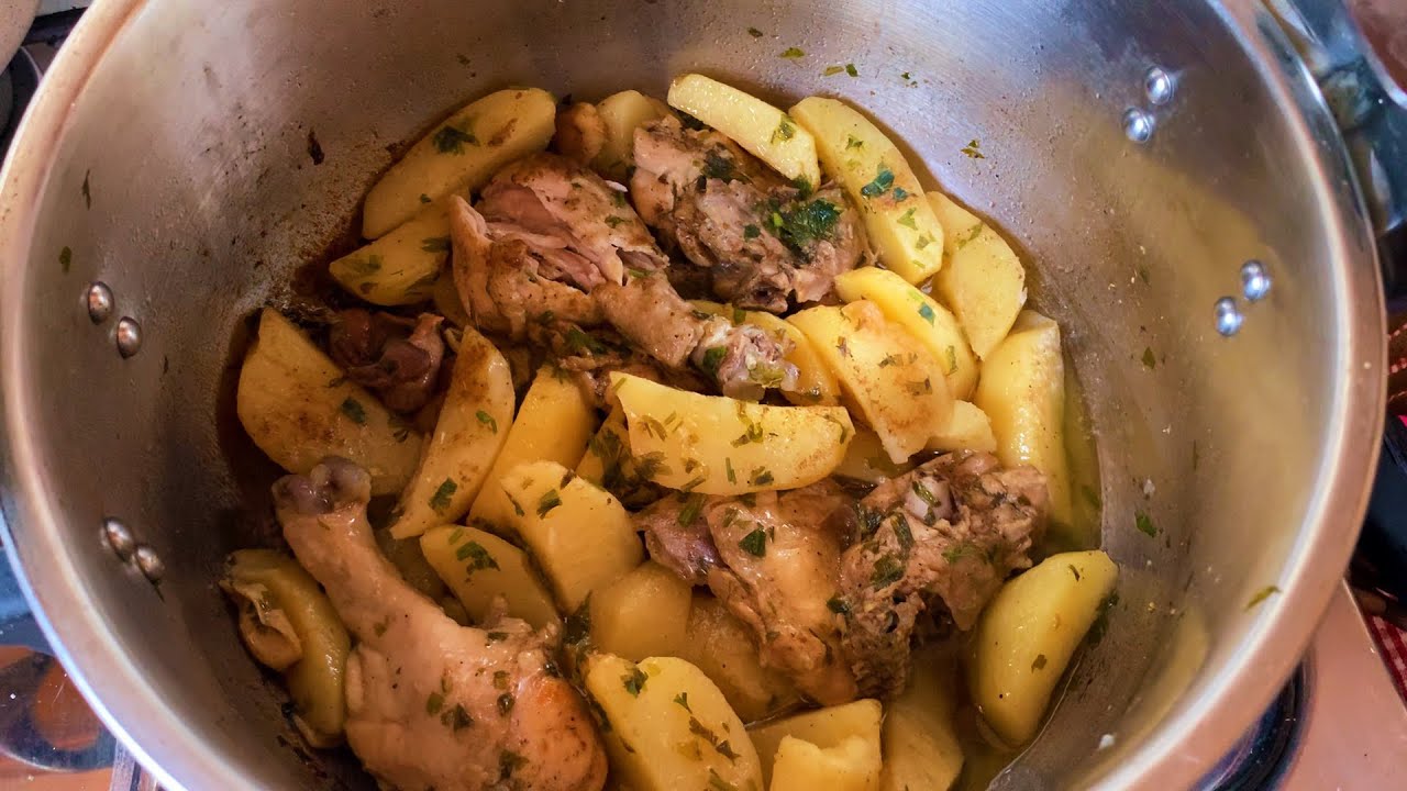 دجاج بطريقة الطنجية مع البطاطس في الكوكو ط بمذاق رائع
