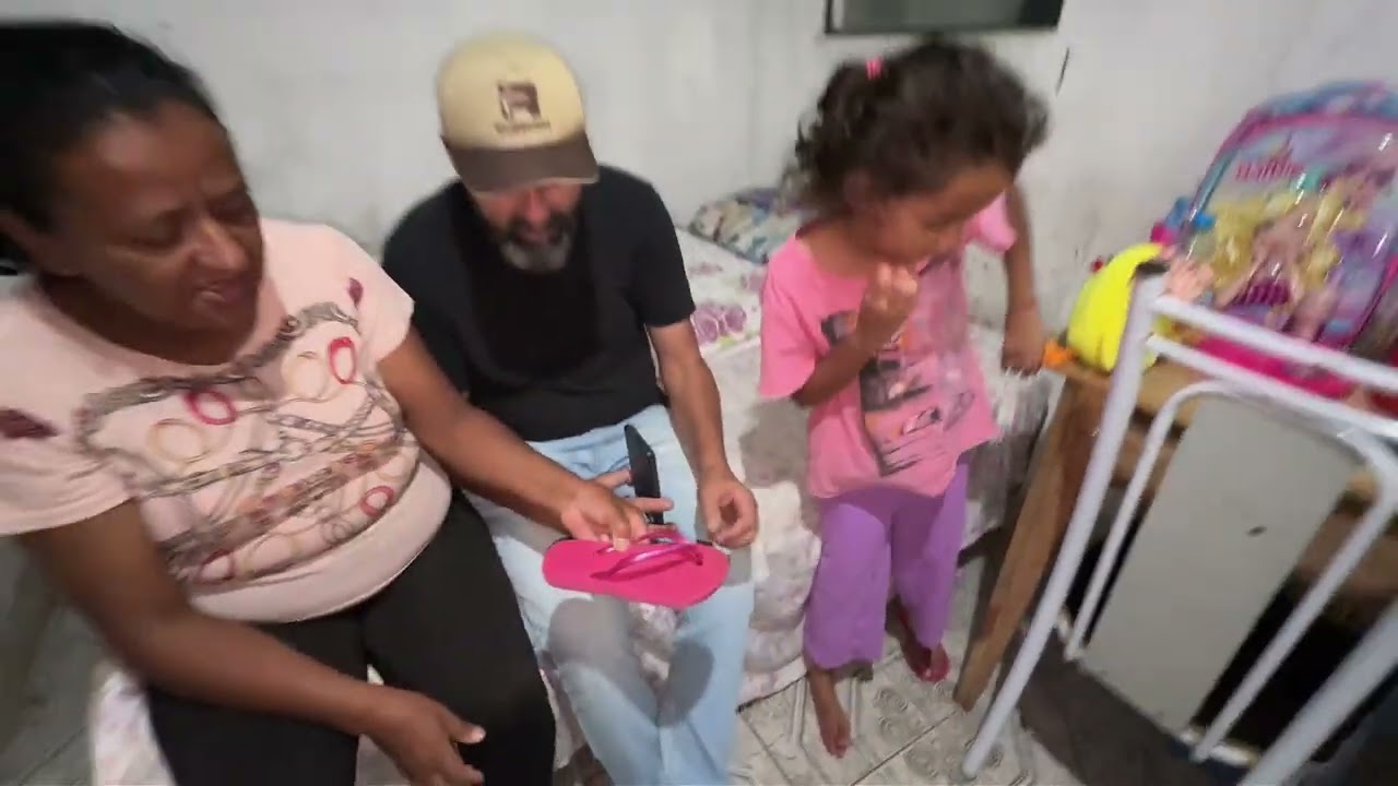 TENTE NÃO CHORAR COM A HISTORIA DA DONA EDNA E A PEQUENA VALENTINA