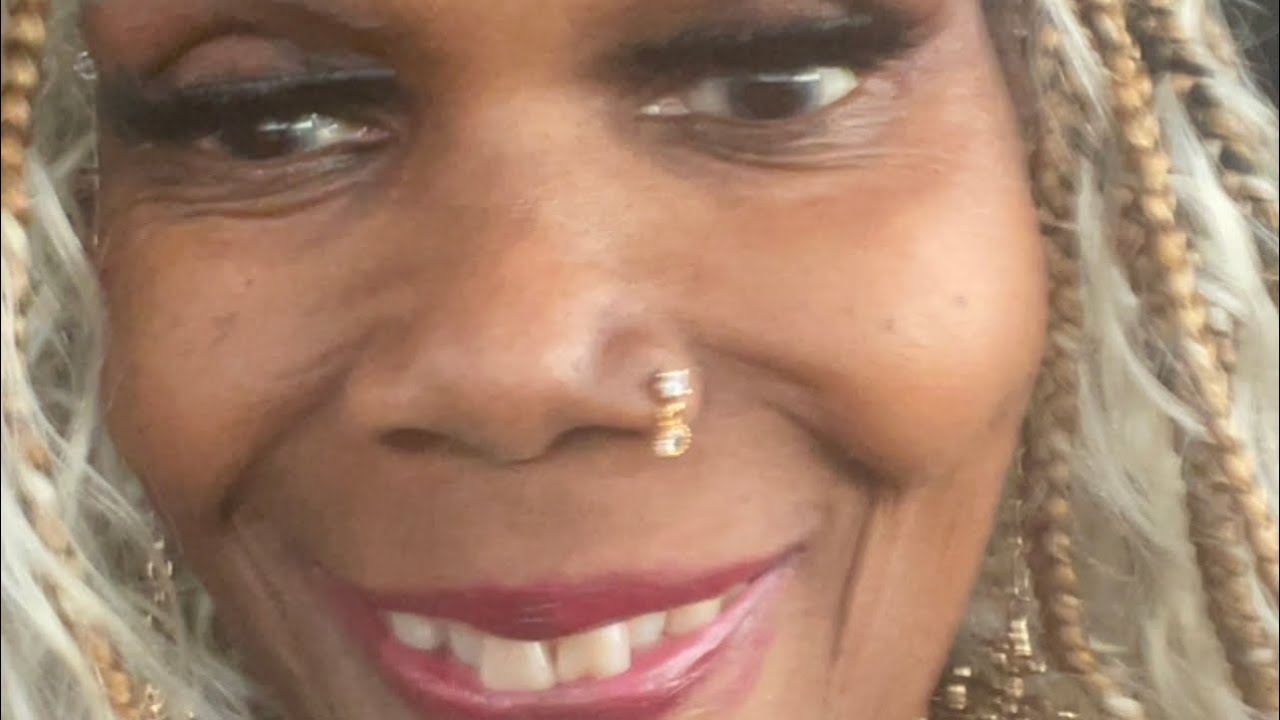 Loretta Brown is live! Messy Monday ￼