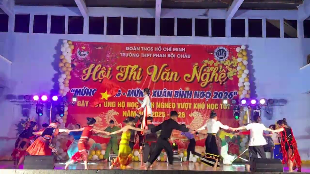 1. Múa - Đường Chúng Ta Đi, Nối Vòng Tay Lớn - Lớp 10A8