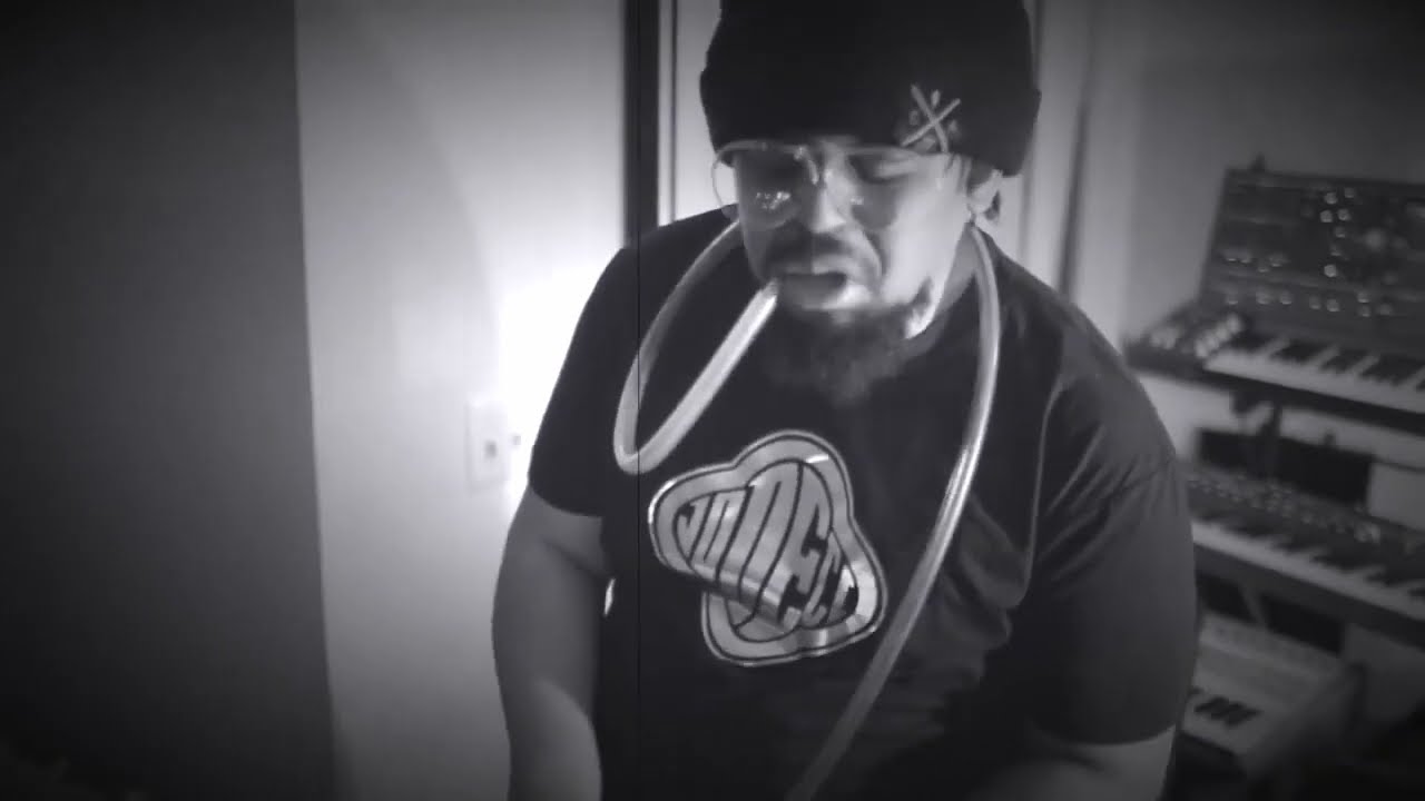 Devante Swing's son plays My Heart Belongs to U (Jodeci)