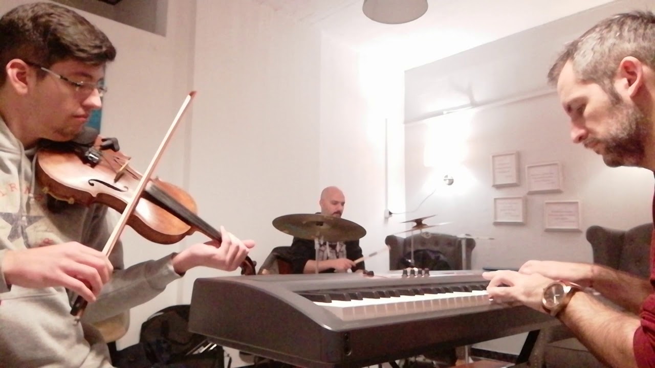 Ξημερώνει - Βαρδής cover