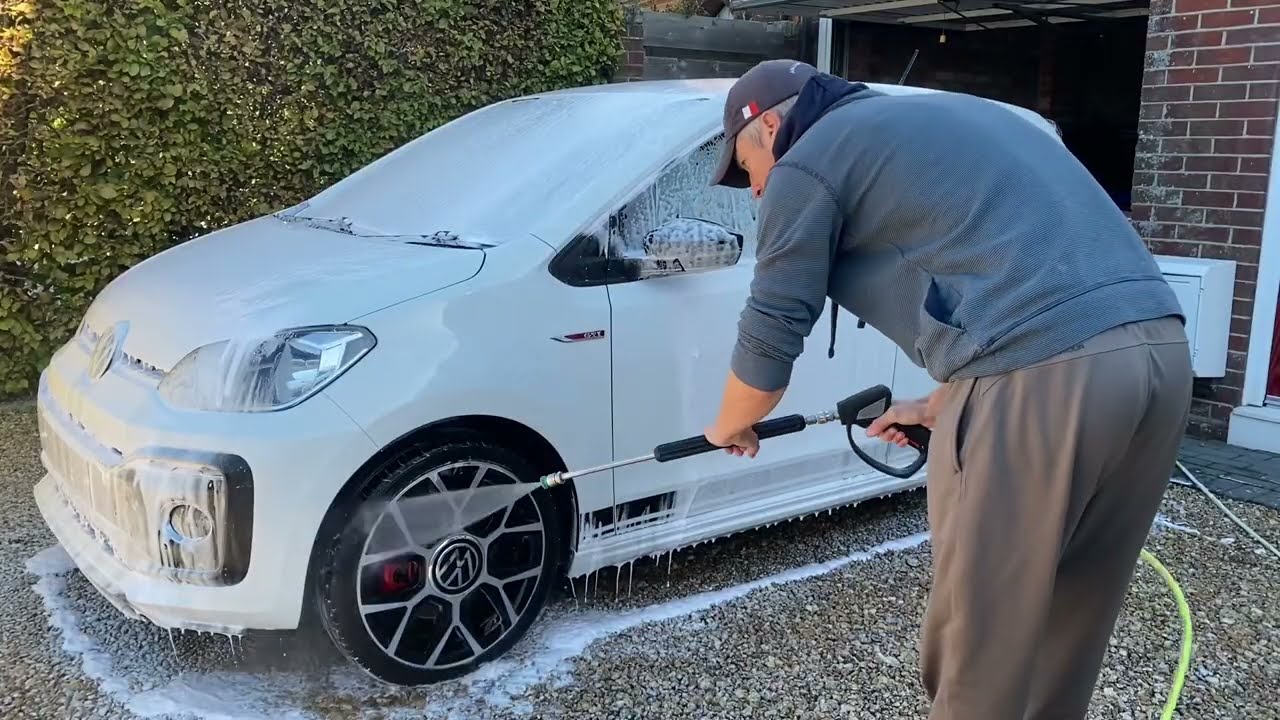 AVA P60 Pressure Washer Vs Water Tank, Car Wash, Volkswagen Up GTI.