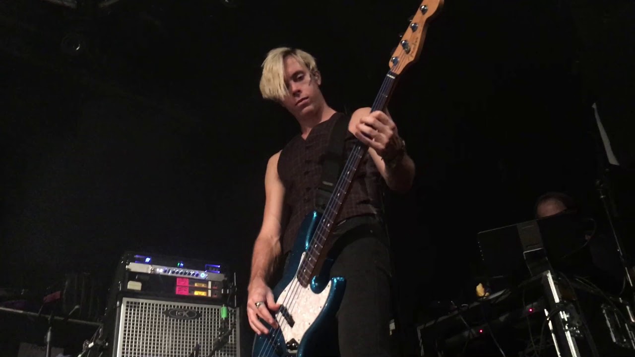 R5-Praha (Roxy) 4.10.2017 /*Tes/