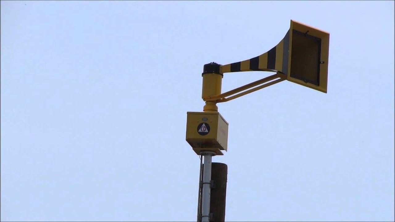 Federal Sign and Signal Bumblebolt 1000BT Siren Test - Thomaston, GA 7/2/14