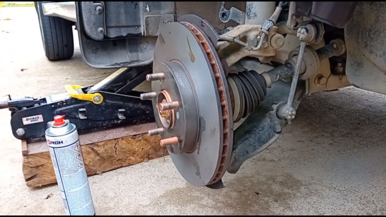 Как заменить тормозные диски и колодки. Honda HR V 1999-2005