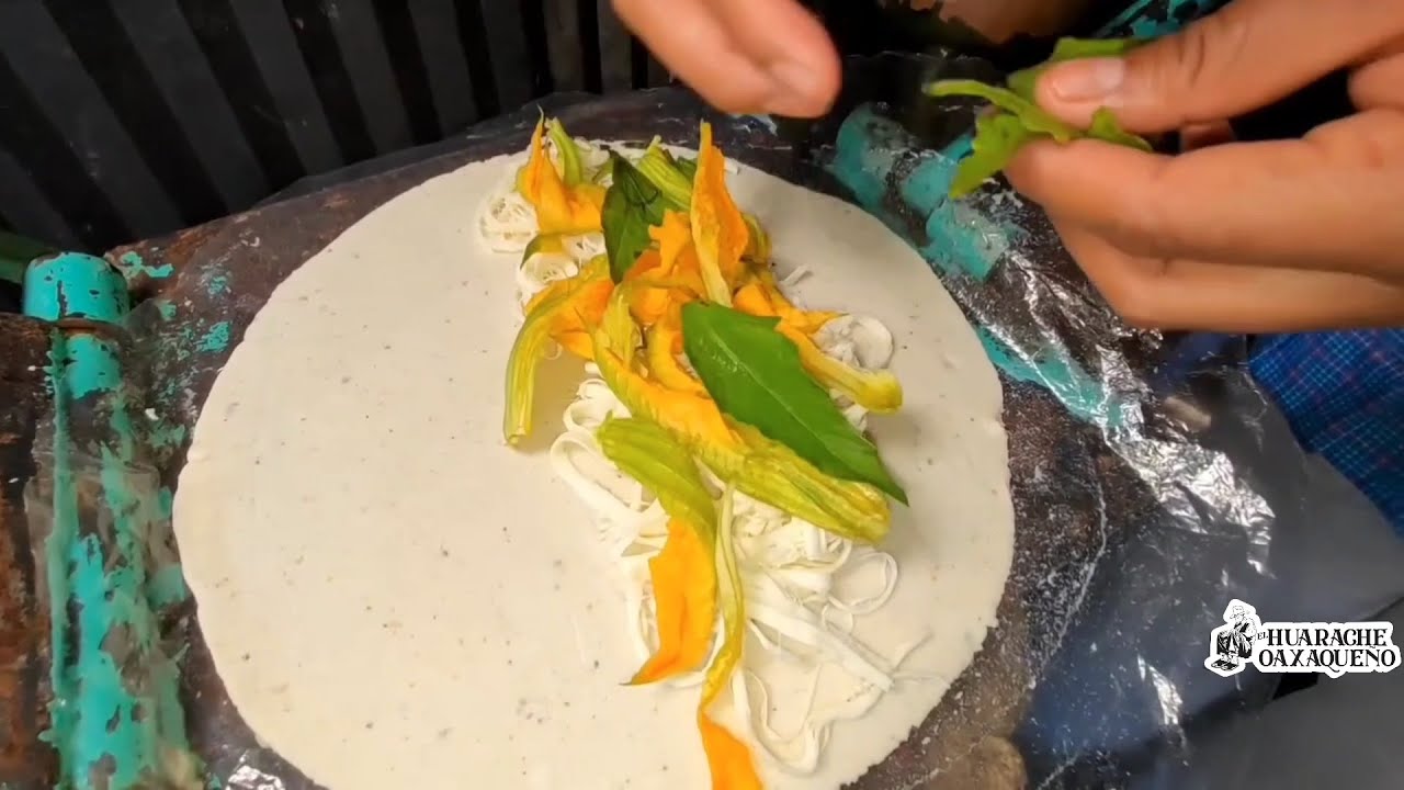 Hoy es Domingo🤩 ! de Quesadillas de Flor de Calabaza🌾😋🤩