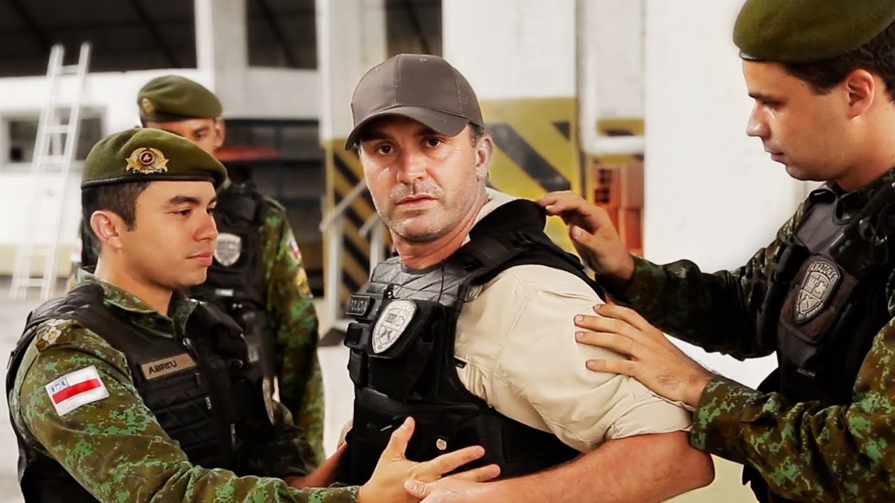 TRAQUE AUX BRACONNIERS AVEC LA POLICE BRÉSILIENNE - Cyril Chauquet