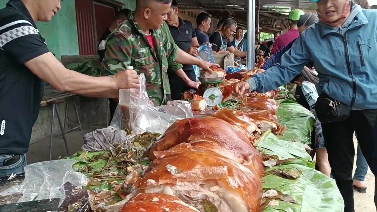 Quá nhiều đặc sản lợn quay ở hội Ba xã văn quan lạng sơn nét đẹp xứ lạng