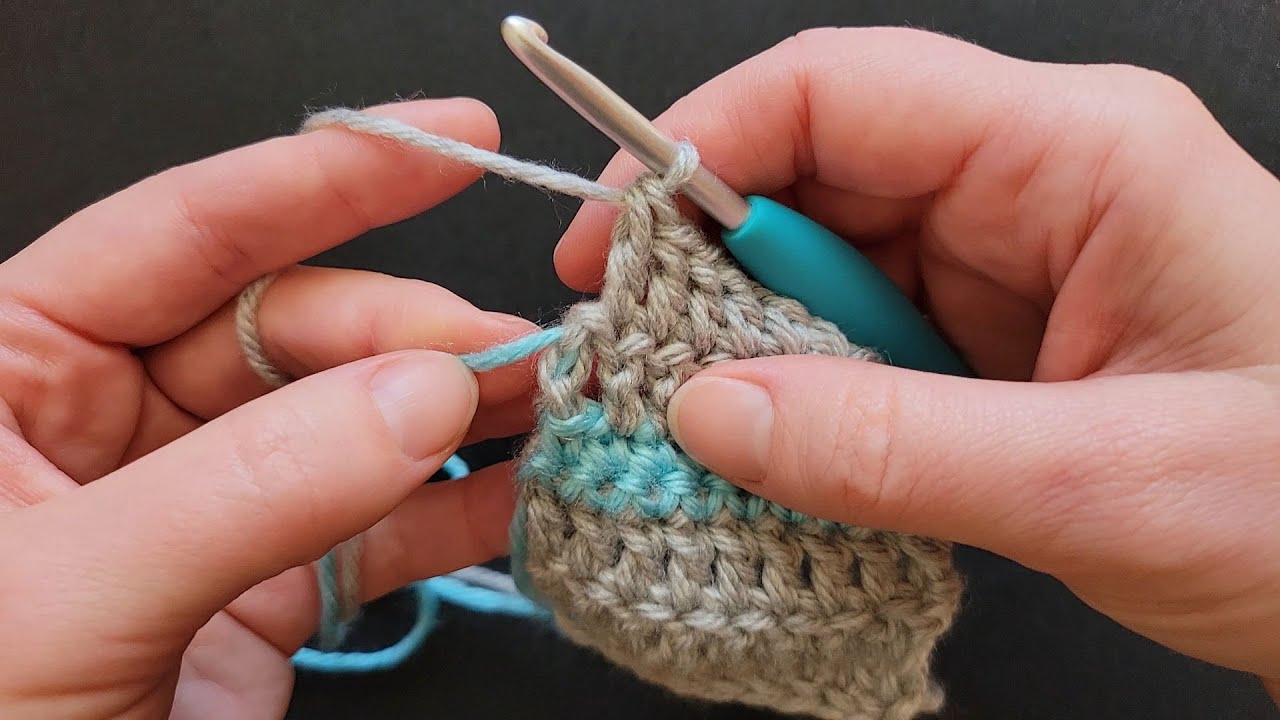 Changing Colors in Crochet at the End of a Row Tutorial