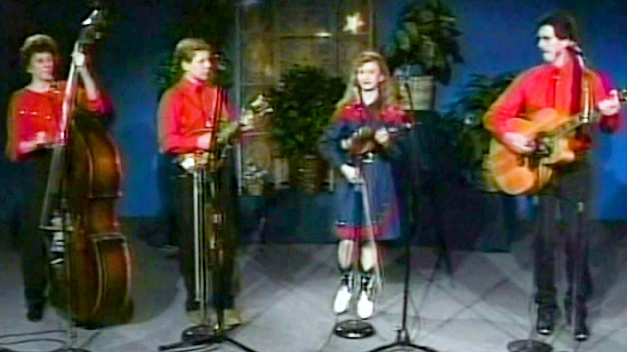 Access to Bluegrass AV143: The Mullins Family (set 3)