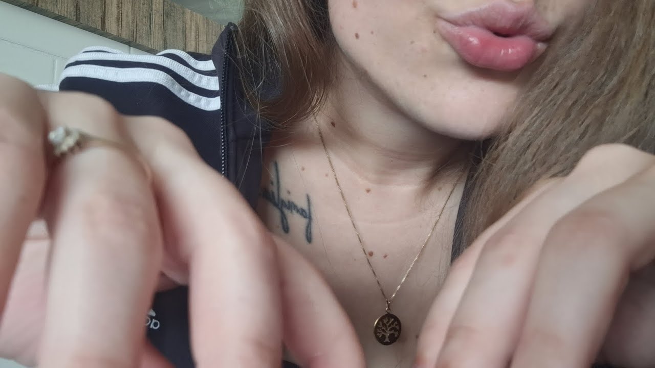 Asmr sons de boca, massagem em objetos, sons de maos e tapping 
