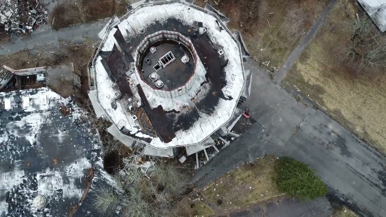 Exploring the abandoned Nevele Resort ;)
