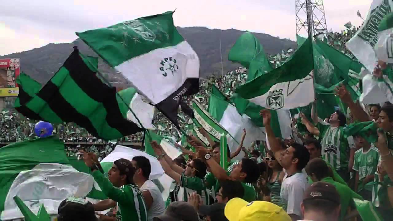 Pregon verde Estadio Atanacio por completo