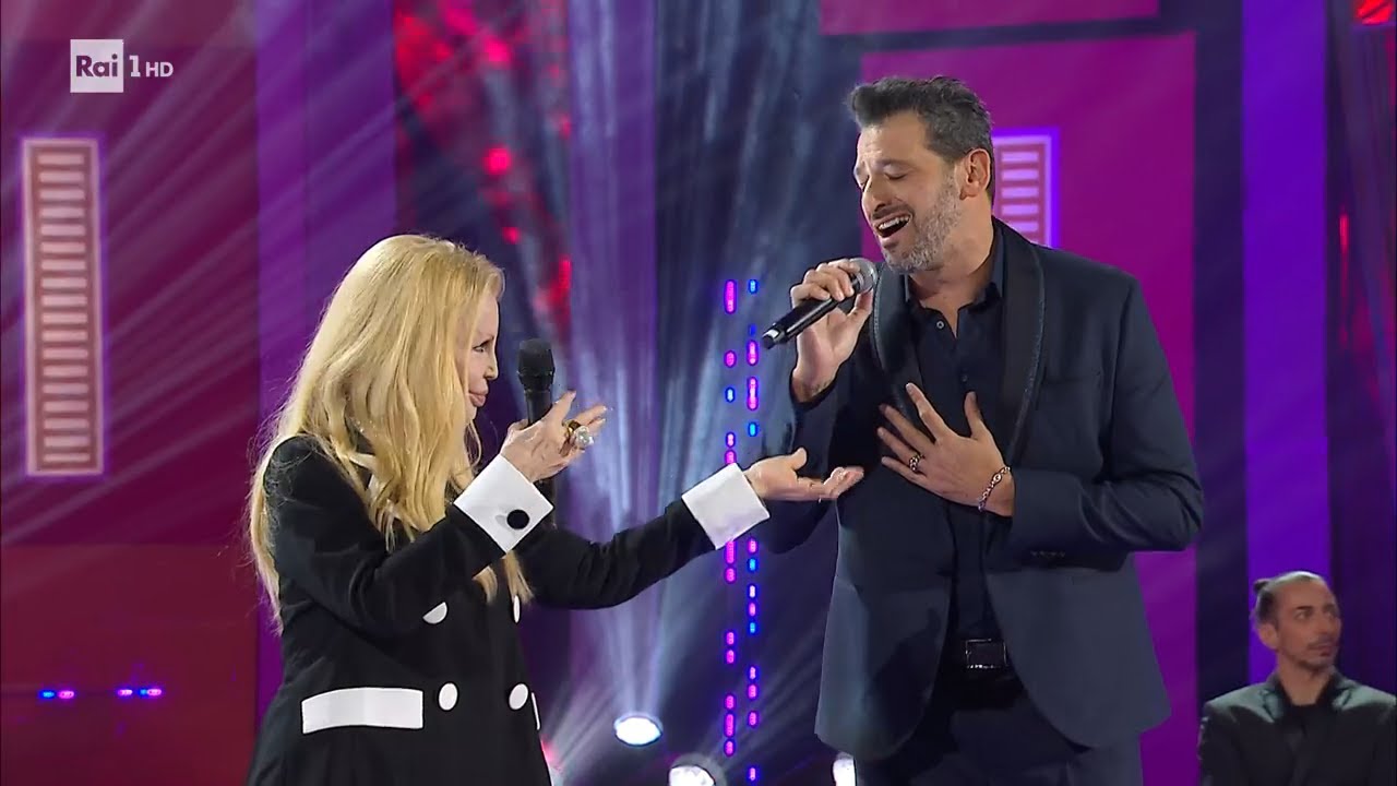 Pago con Patty Pravo cantano 