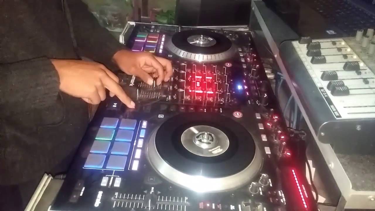 Practicando  Musica chicha en Numark NS7 II Byron Dj
