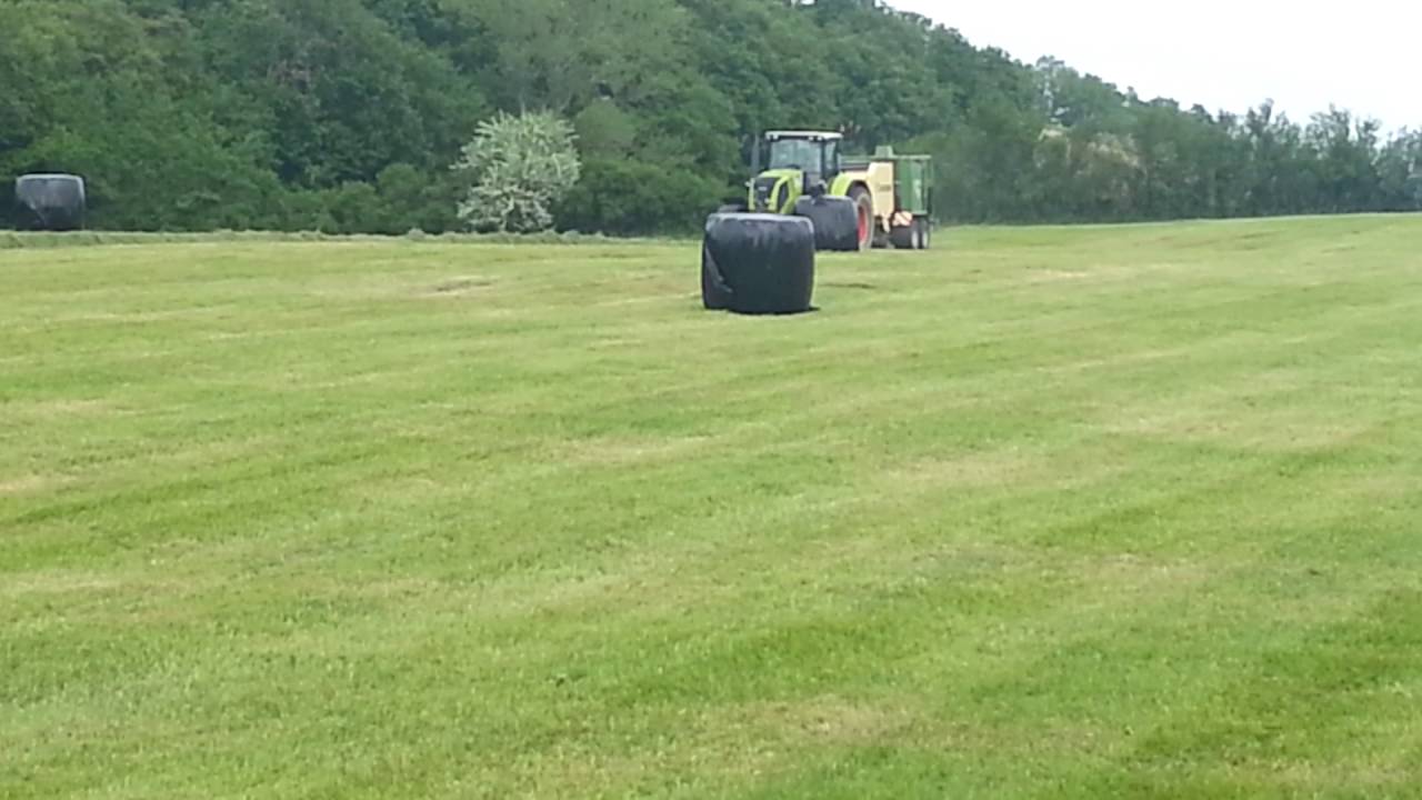 Enrubannage avec presse krone combi-pack et un class axion 830