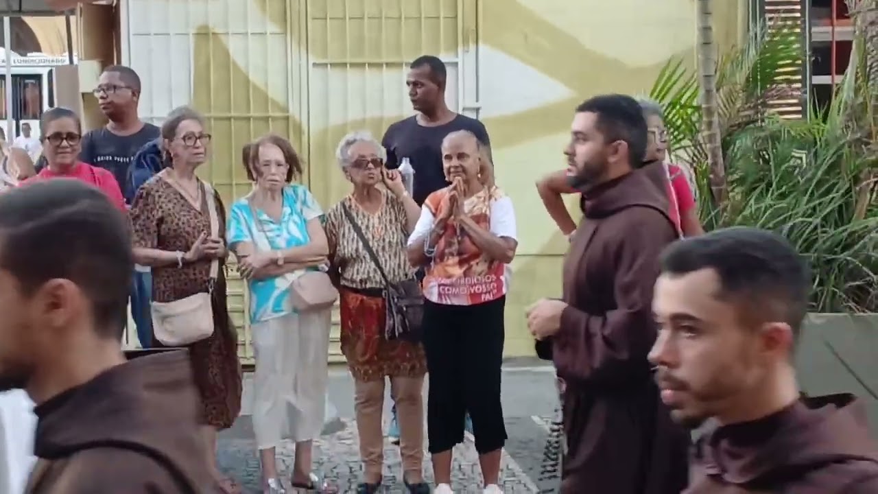 A IGREJA EM SAÍDA NO CENTRO HISTÓRICO DE SALVADOR 
